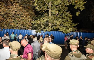 При столкновениях в Черноморске пострадали 20 правоохранителей