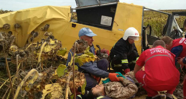 В Хмельницкой области рухнул самолет, пилот чудом уцелел 
