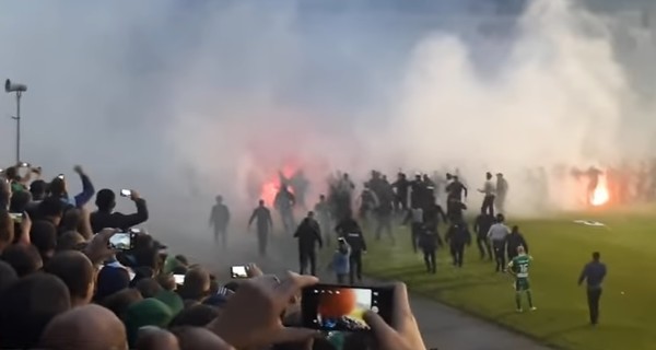 Беспорядки в Ивано-Франковске на футбольном матче: пострадали трое полицейских