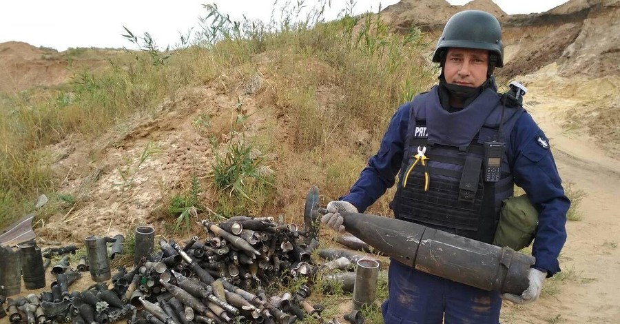 После взрывов на складе боеприпасов под Мариуполем нашли 150 снарядов