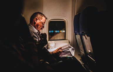 Опасно для здоровья: почему в самолете лучше не спать