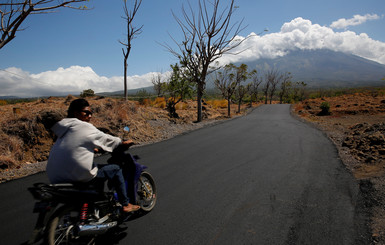 На Бали эвакуировали, в ожидании извержения вулкана, 35 тысяч человек