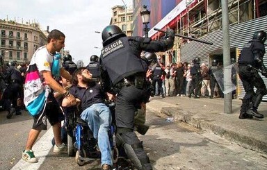 Каталония заявила о 337 пострадавших в столкновениях с полицией