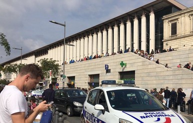 Мужчина с ножом убил несколько человек на вокзале в Марселе