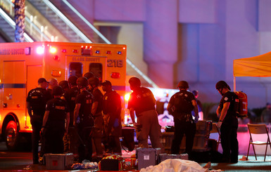 Число погибших в Лас-Вегасе превысило 50 человек, появилось фото стрелка