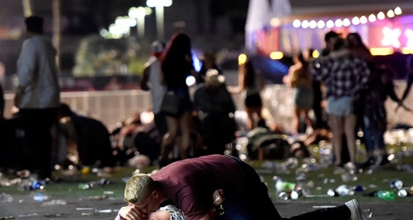 После стрельбы в Лас-Вегасе в критическом состоянии остаются 45 человек