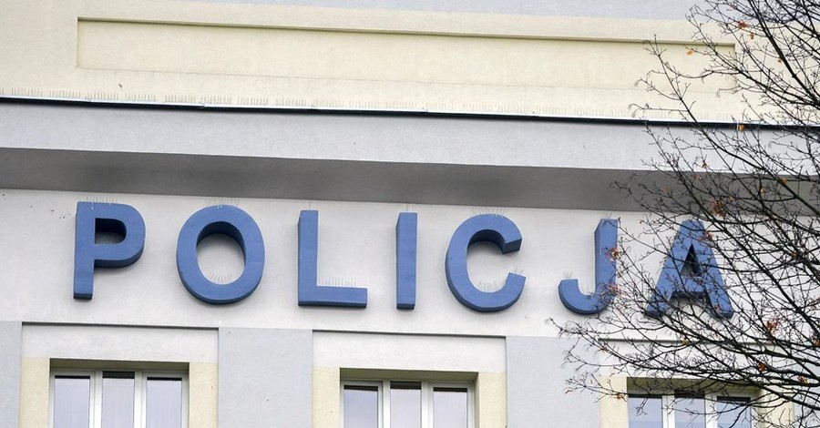 Украинку раздели в польском полицейском участке и не выпускали сутки