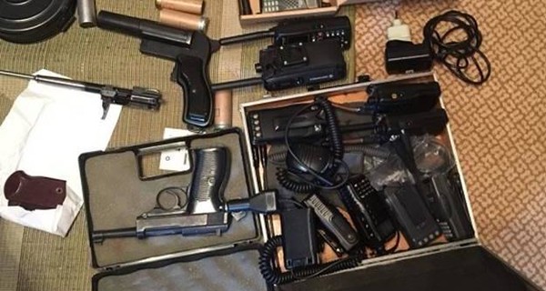 Полиция нашла дома у троих киевлян арсенал оружия