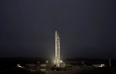 SpaceX запустила ракету Falcon 9 с десятью спутниками на борту