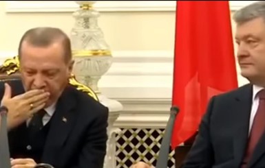 Эрдоган уснул во время речи Порошенко о российской агрессии