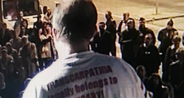 В Будапеште националисты разгуливали в футболках 
