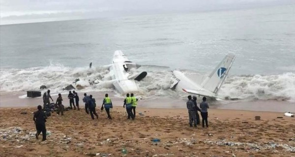 СМИ: в Кот-д'Ивуаре разбился украинский самолет