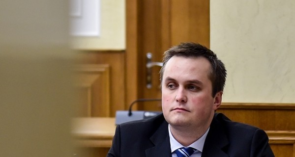 Холодницкий анонсировал заочный суд над Онищенко