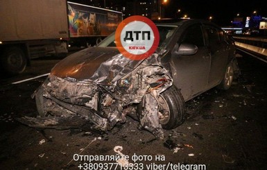 В Киеве машина сбила водителя, попытавшегося помочь пострадавшим в ДТП