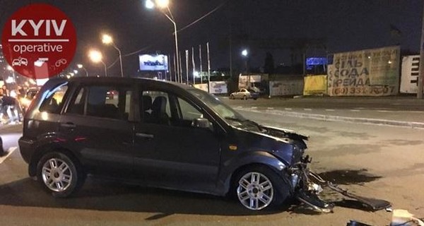 В Киеве нетрезвый полицейский спровоцировал тройное ДТП 