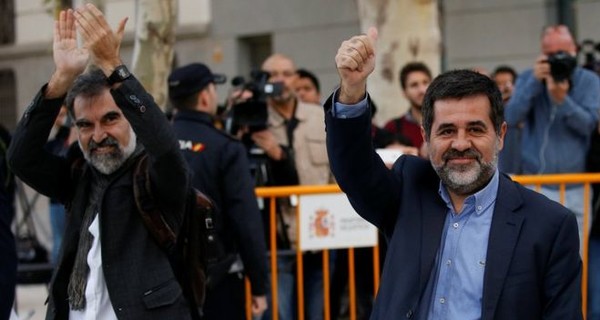 Испанский суд арестовал лидеров движения за независимость Каталонии 