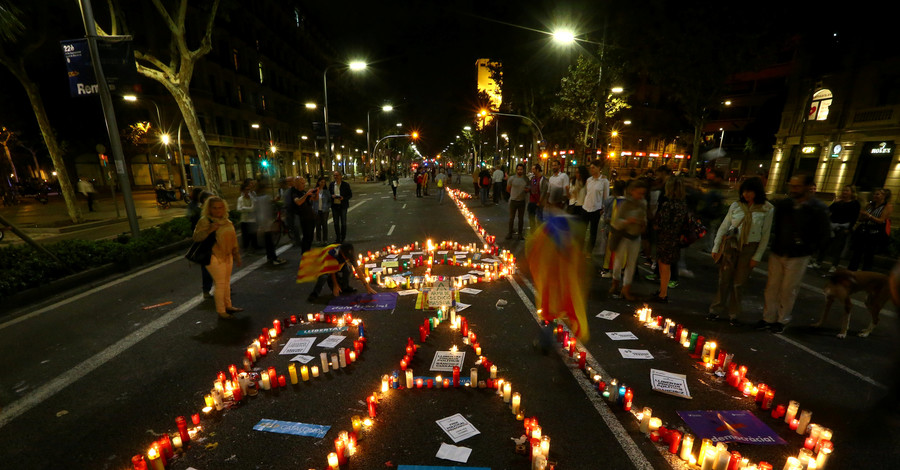 В Каталонии тысячи людей выступили против арестов общественных лидеров