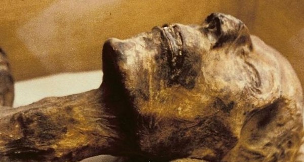 В Кыргызстане скандал из-за захоронения мумии, которой около 2000 лет