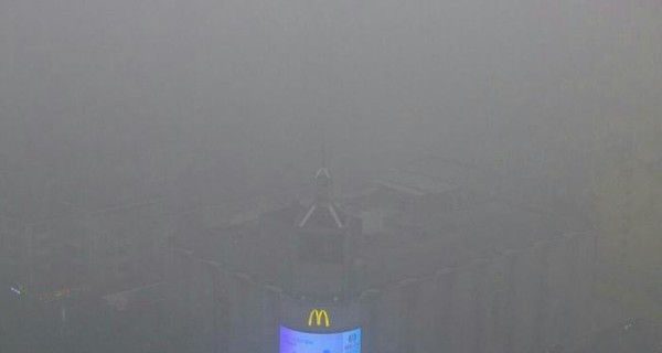 В Пекине из-за сильного тумана объявили оранжевый уровень опасности