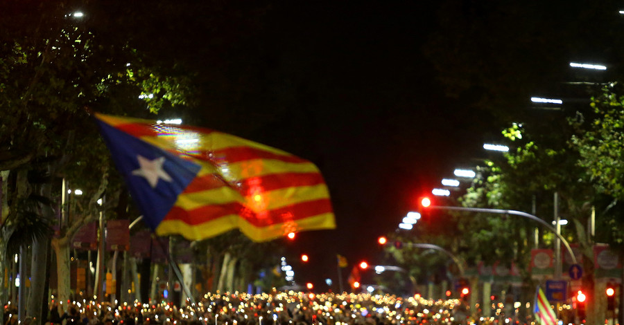 Испания может отменить автономию Каталонии уже в субботу