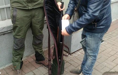 Полиция открыла уголовное производство в отношении задержанного у Рады вооруженного мужчины