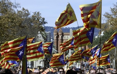 В Барселоне начались массовые митинги за отделение Каталонии