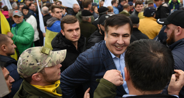 Саакашвили призвал оставаться под Радой еще две недели