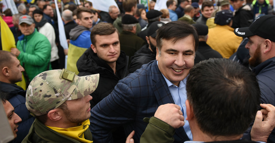 Саакашвили призвал оставаться под Радой еще две недели
