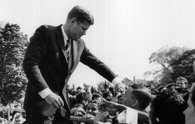 В США   опубликовали 2,8 тысячи документов об убийстве Кеннеди