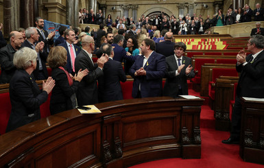 Каталония объявила о независимости - премьер Испании призвал к спокойствию