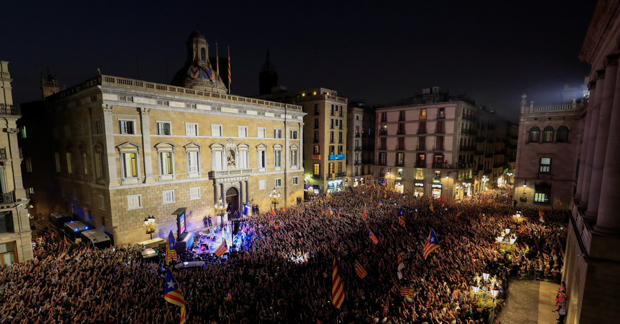 Мадрид распустил правительство 