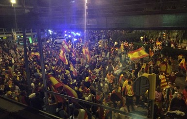 В Барселоне начались протесты против независимости