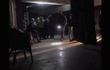Задержанных в клубе Jugendhub отпустили, а полицию обвиняют в применении чрезмерной силы