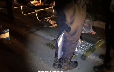 В Киеве поймали пьяного водителя с арсеналом оружия в салоне