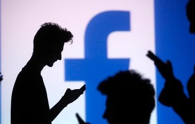 Фейсбук обвинил российских троллей в попытке повлиять на политику США