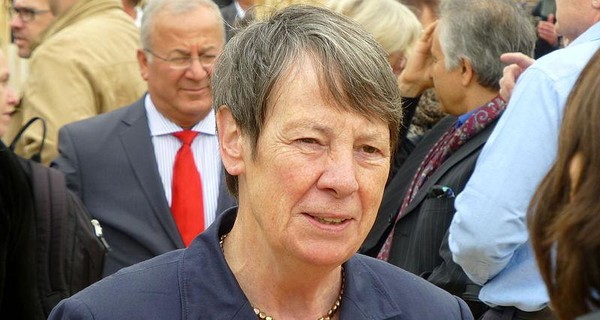 Немецкий министр вступила в однополый брак