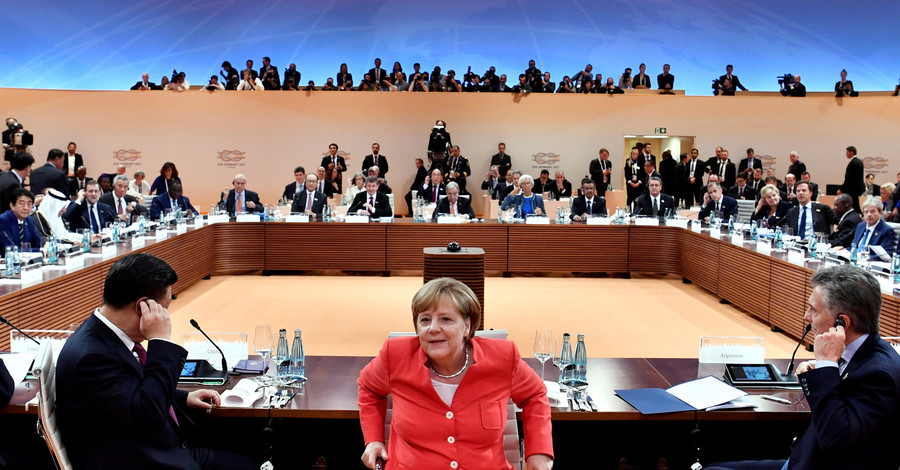 Меркель седьмой год подряд возглавила рейтинг самых влиятельных женщин мира по версии Forbes