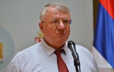 В Сербии лидер радикальной партии призвал выслать из страны украинского посла