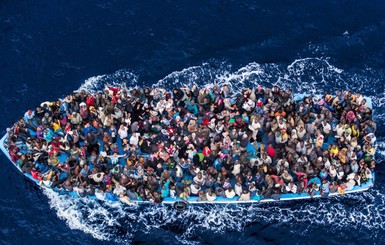 В Италии нашли тела 26 девушек в лодке африканских мигрантов 