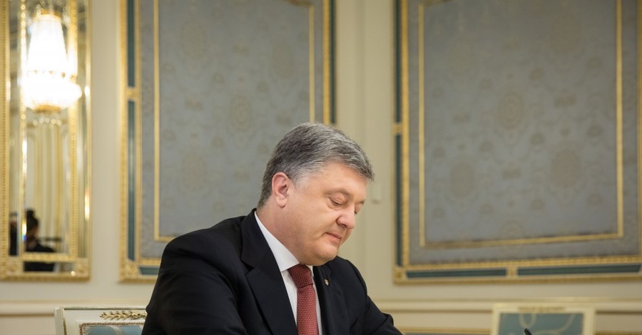 Порошенко подписал закон: артисты из России будут выступать в Украине с разрешения СБУ 