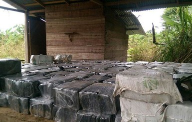 В Колумбии изъяли рекордную партию кокаина в 12 тонн