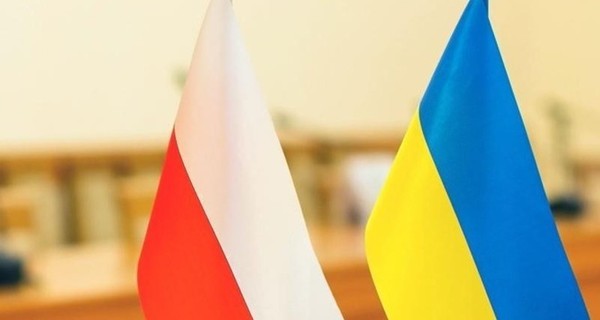 Польша готовит список украинцев, которым запретят въезд