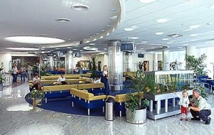 В аэропорту «Борисполь» бродит неизвестная женщина 