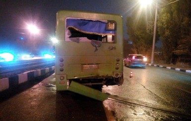 В Харькове столкнулись две маршрутки, 11 человек попали в больницу
