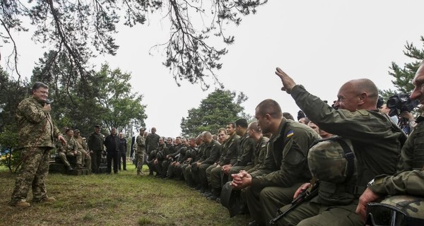 Новые законы, дающие  Порошенко больше власти