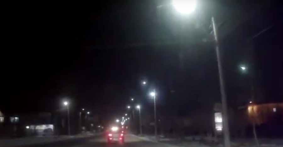 В России сняли на видео загадочную вспышку в небе
