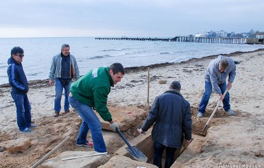 На пляже в Крыму нашли древнее захоронение