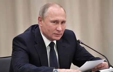 Анонимы сообщили о 50 бомбах на пути следования кортежа Путина