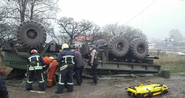 В Запорожье перевернулся грузовик с военными, есть жертвы