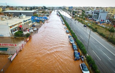 В Афинах из-за наводнения погибли 20 человек